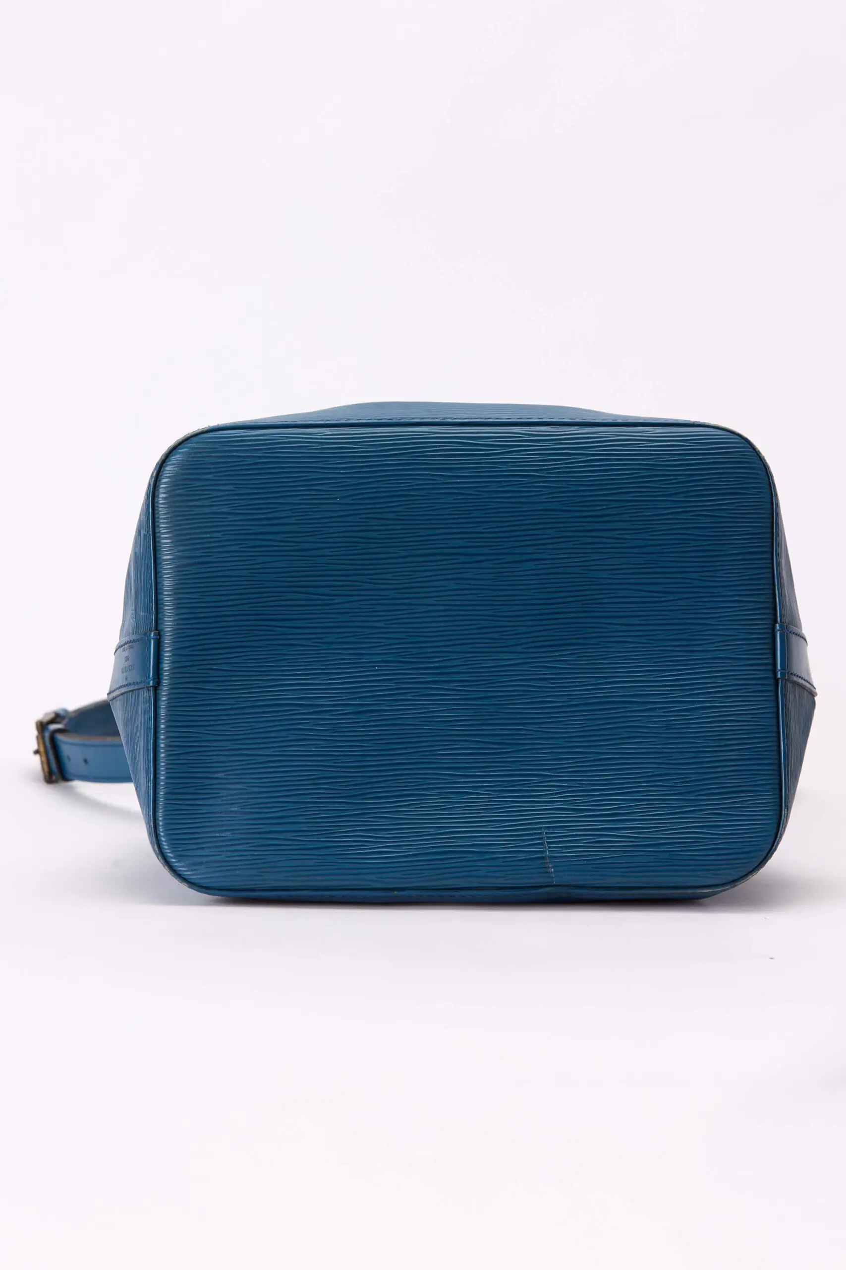 Petit Noé Leather Bag In Blue 3 Petit Noé Leather Bag in Blue - Image 3