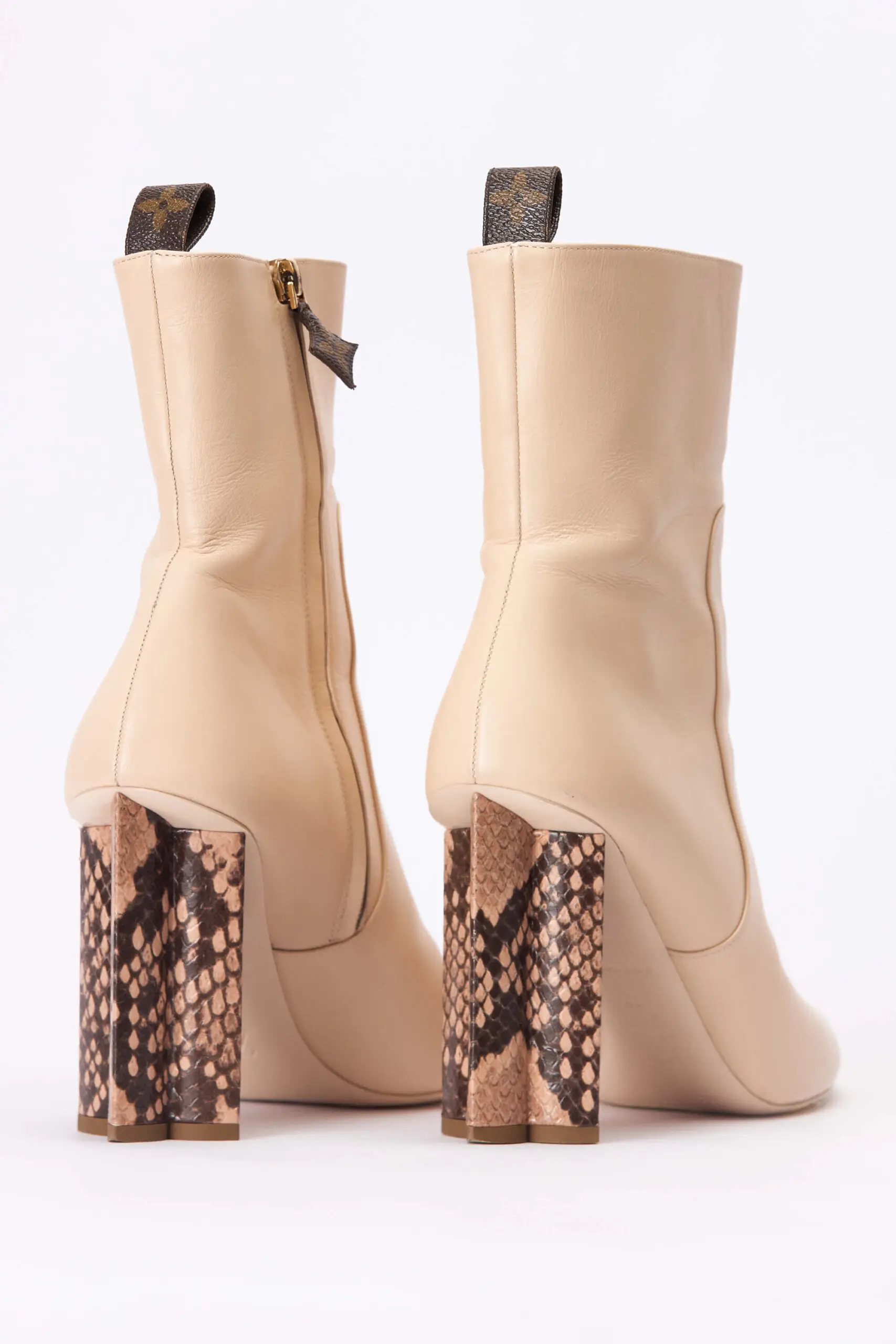 Silhouette Ankle Boots And Monogram Flower Heel 5 Silhouette Ankle Boots And Monogram Flower Heel - Image 5