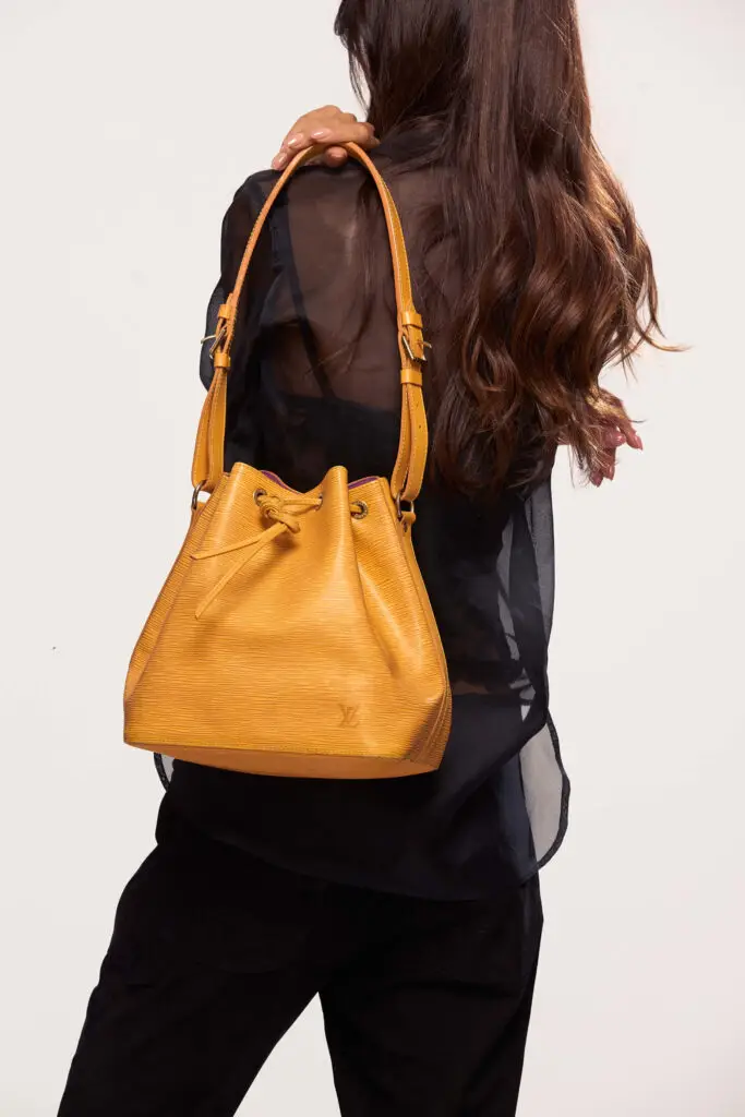 Petit Noe Leather Bag in Yellow