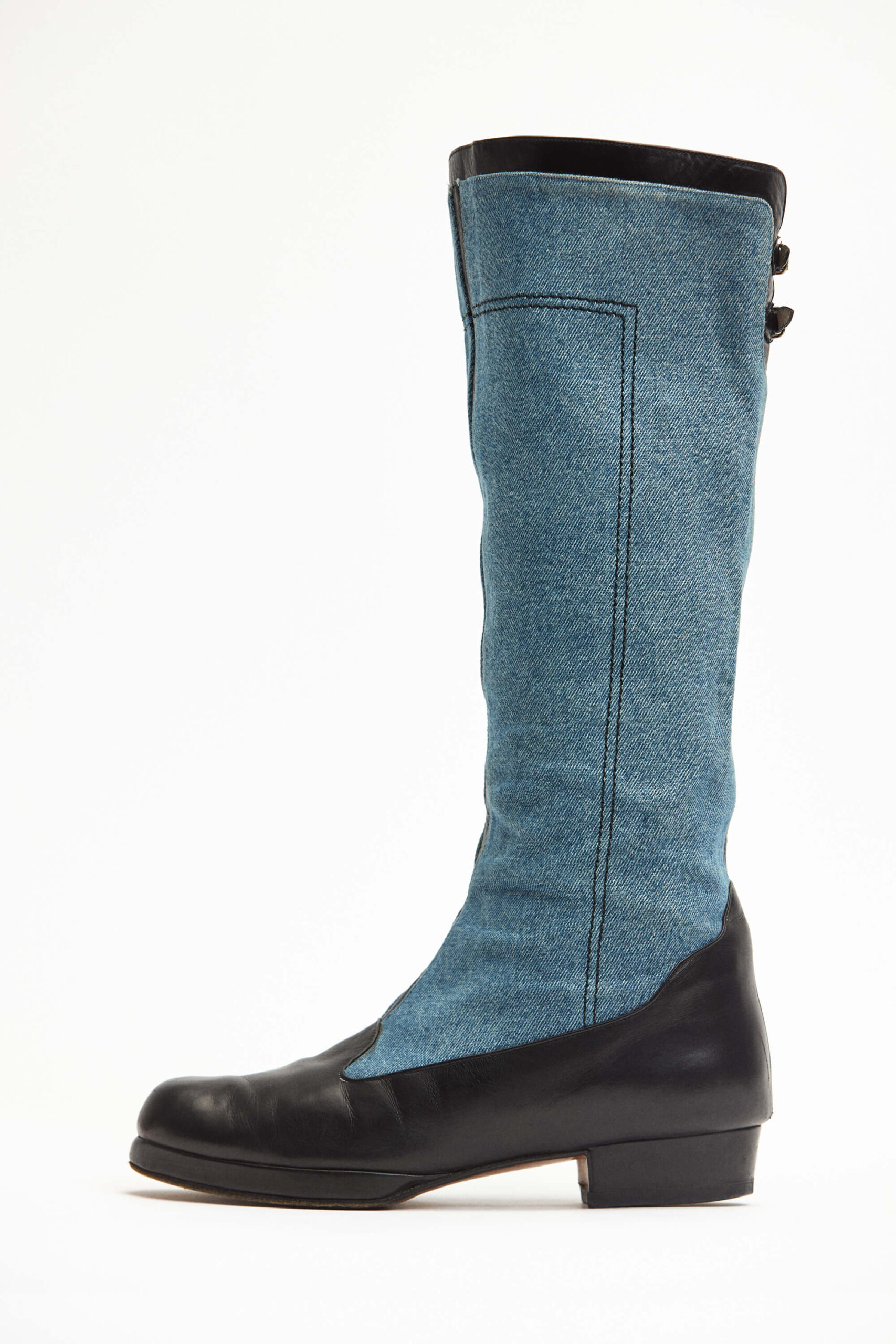 The Boots That Broke The Silence 2 The Boots That Broke The Silence