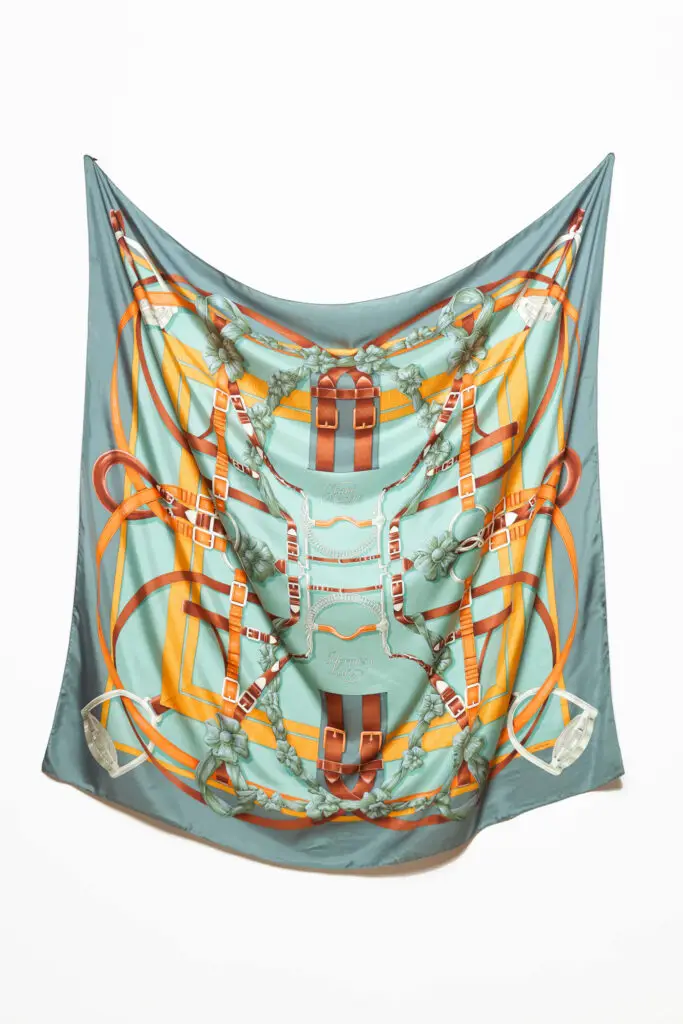 Grand Manège 140 Scarf