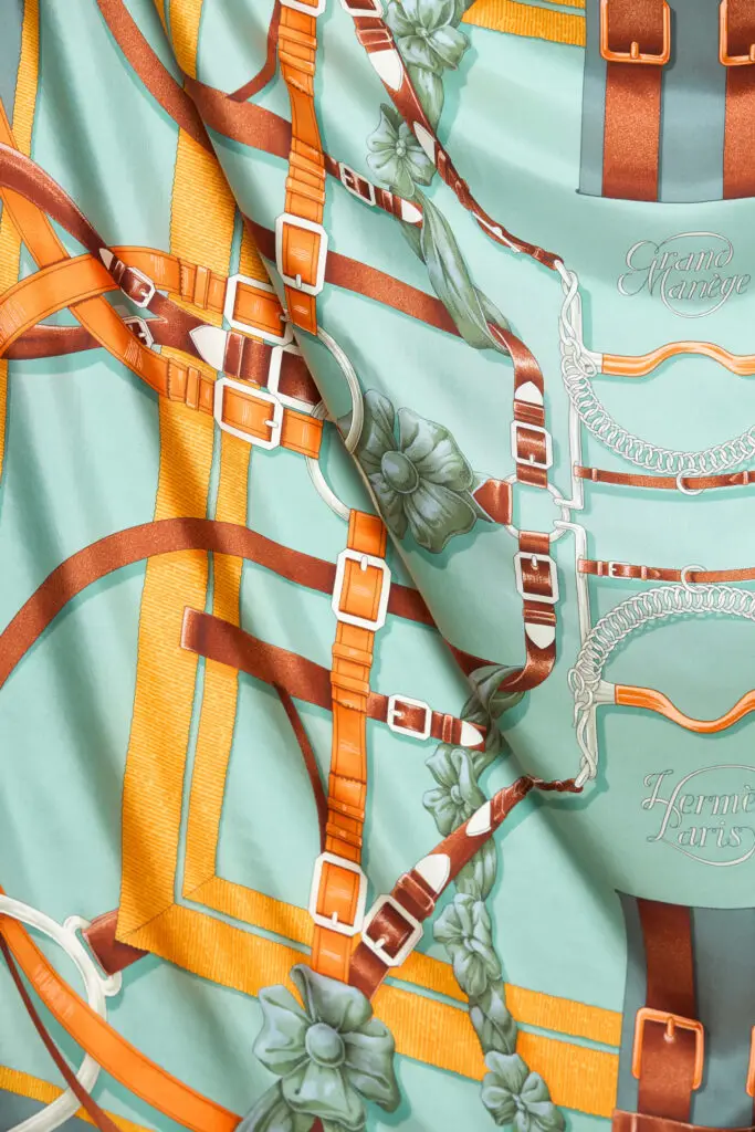 Grand Manège 140 Scarf